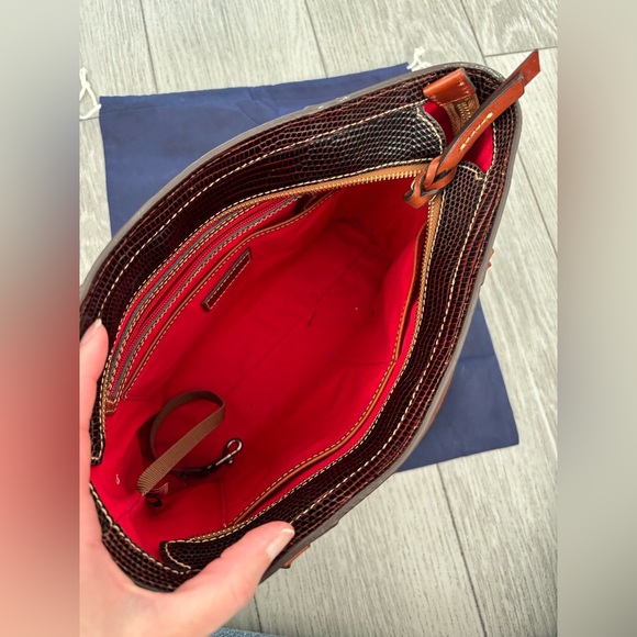 Dooney & Bourke Tote Bag in EUC. Comes w/branded dustbag. Absolutely beautiful. - Picture 9 of 14